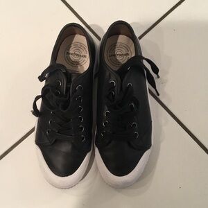 Spring court women’s tennis shoes